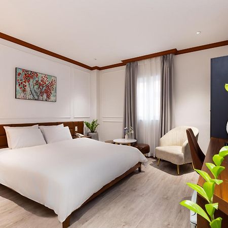 Matterhorn Hotel โฮจิมินห์ซิตี้ ภายนอก รูปภาพ
